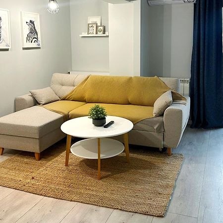 Zebra'S House Apartment บูคาเรสต์ ภายนอก รูปภาพ