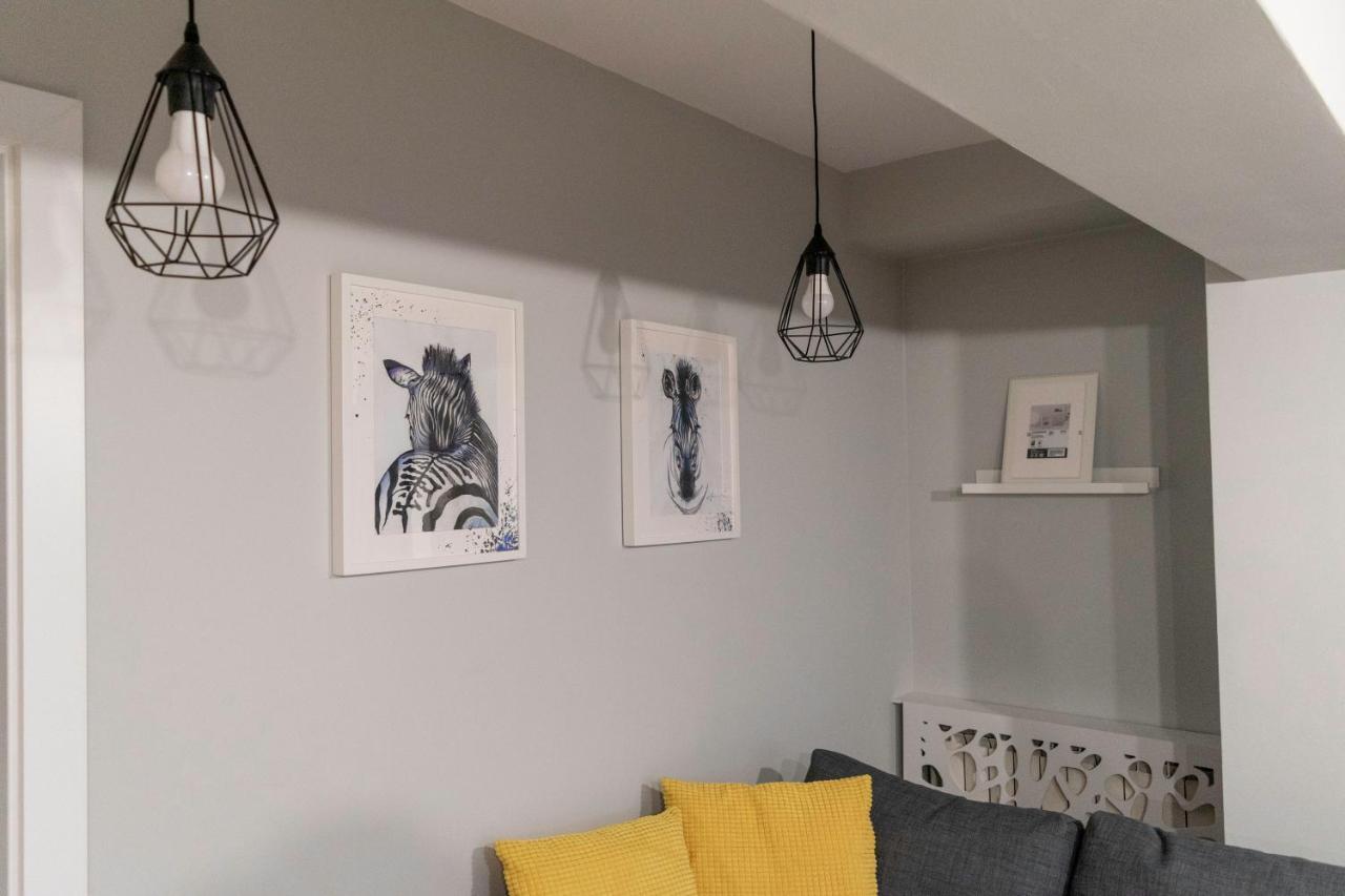 Zebra'S House Apartment บูคาเรสต์ ภายนอก รูปภาพ